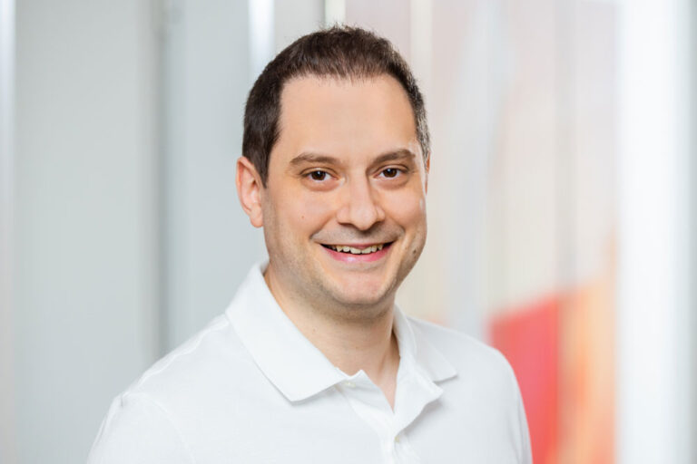 Herr Dr. Med. Dent. Daniel Herrmann
